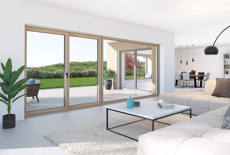 Modernisiertes Einfamilienhaus - Innenansicht mit großen Glasflächen